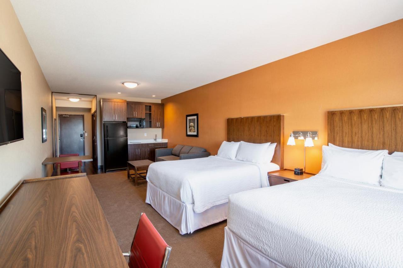 Four Points by Sheraton Grande Prairie Extérieur photo