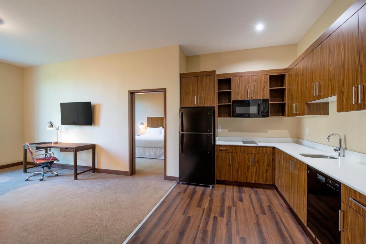 Four Points by Sheraton Grande Prairie Extérieur photo