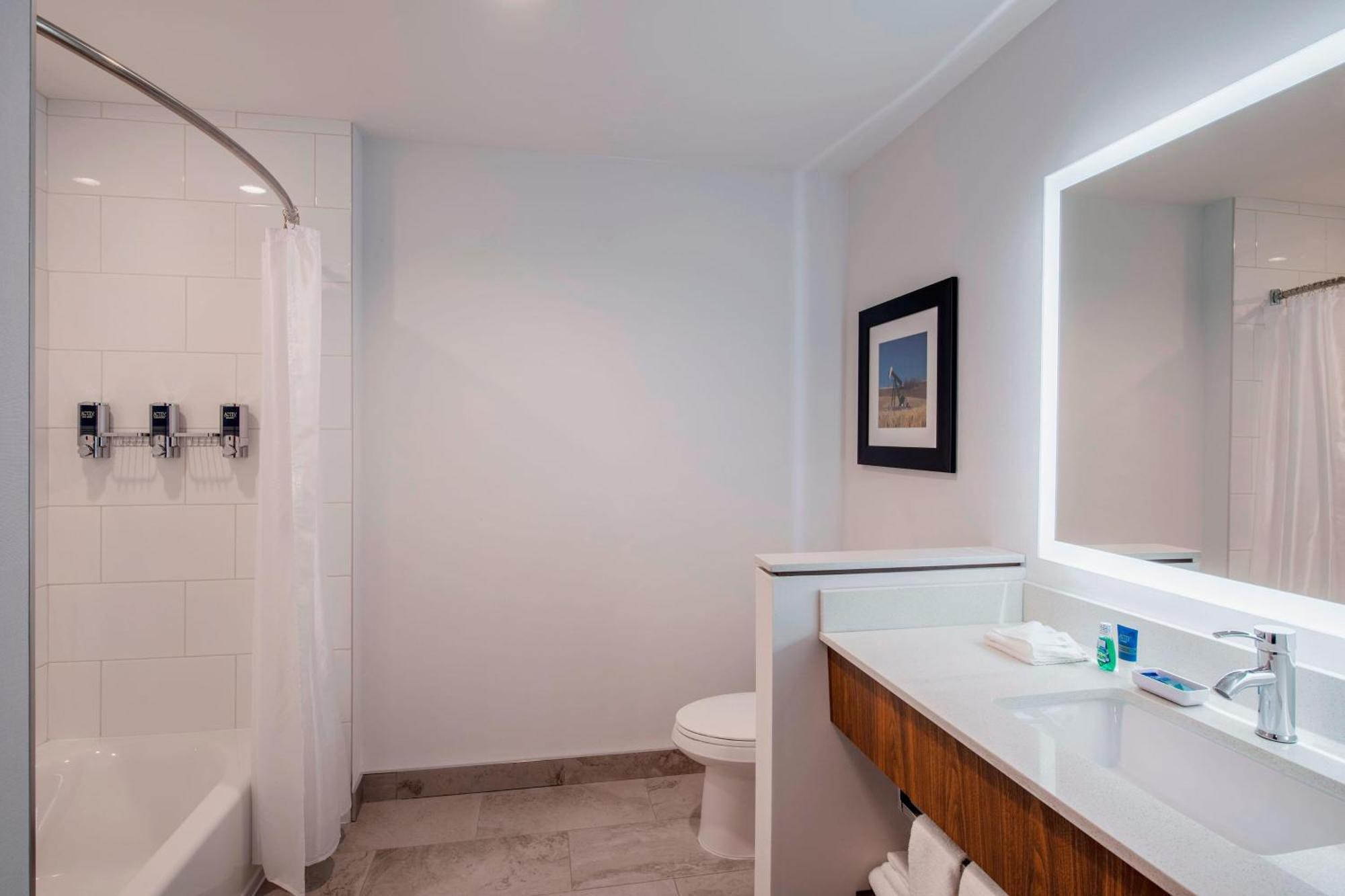 Four Points by Sheraton Grande Prairie Extérieur photo