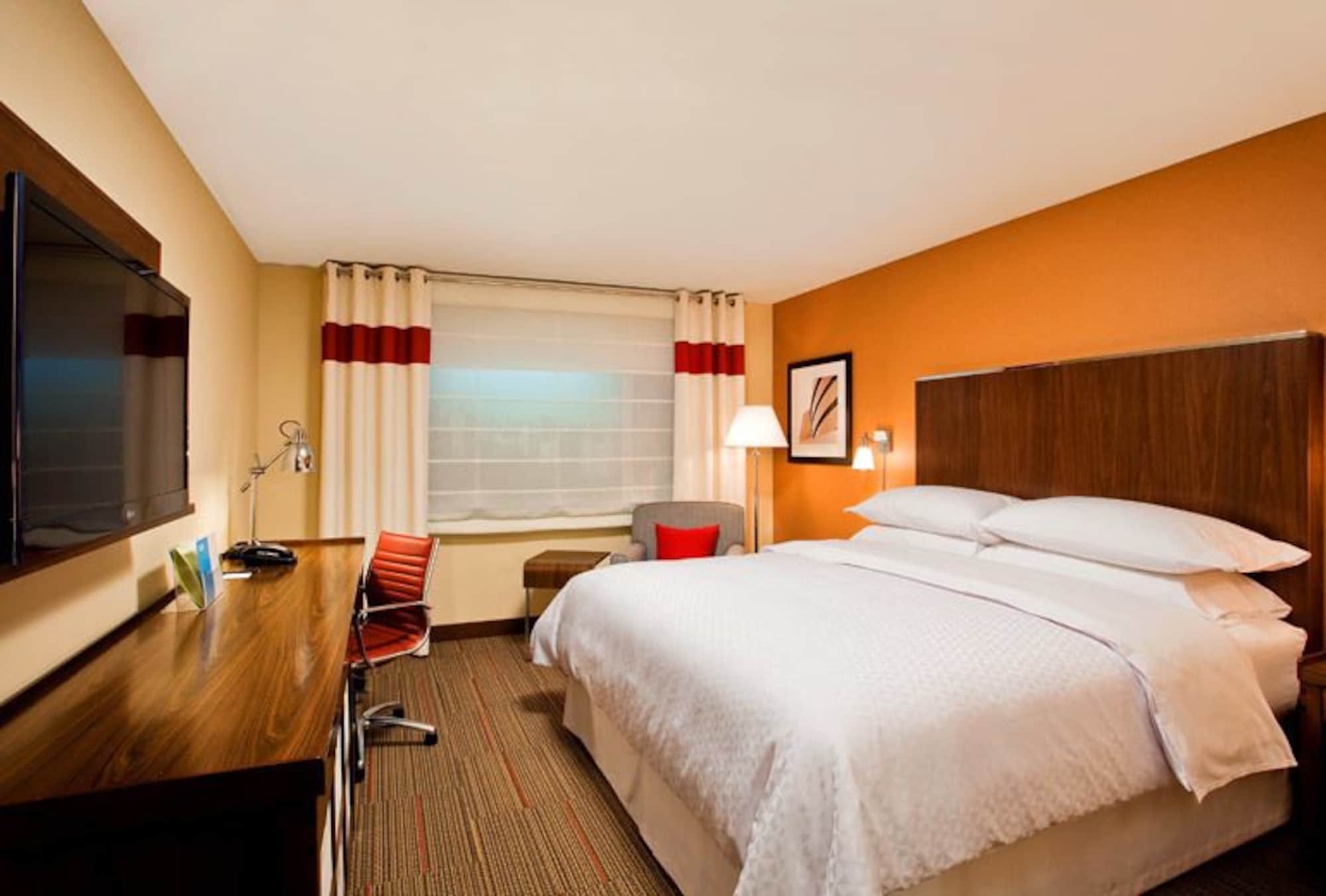 Four Points by Sheraton Grande Prairie Extérieur photo